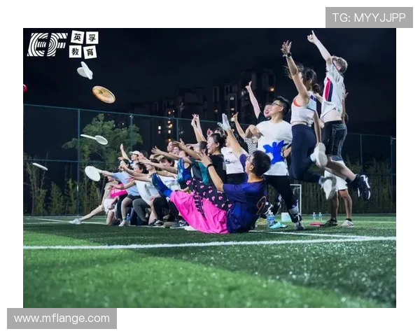 深圳飞盘队与成都飞盘队赛后复盘探讨团队协作的成功与不足 深圳飞盘队与成都飞盘队赛后复盘探讨团队协作的成功与不足