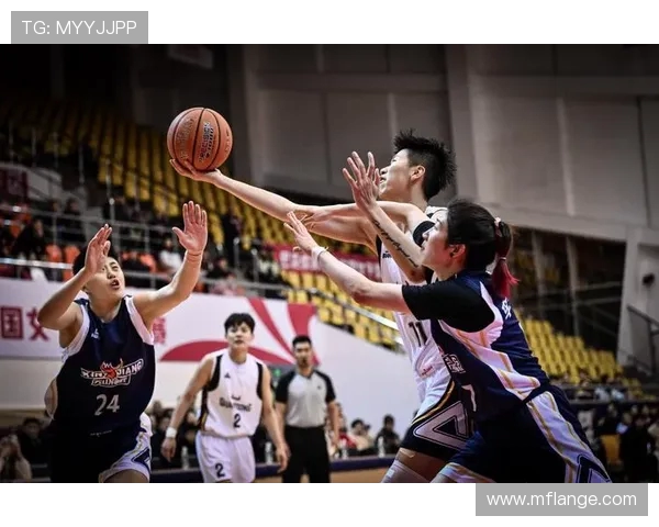 2018年CBA精彩对决回顾辽宁队与山西队的巅峰对抗录像分析