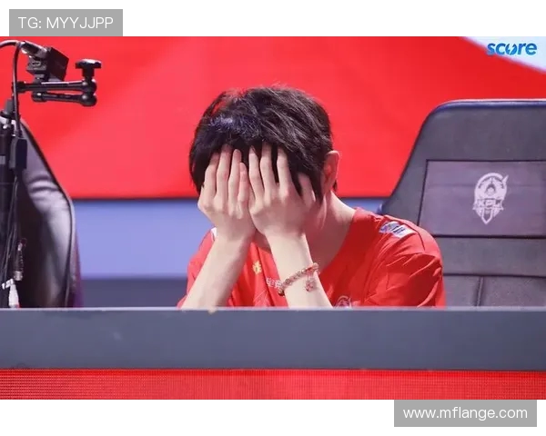 下诺夫与希姆基的激烈对决展现篮球魅力与团队精神的巅峰对抗