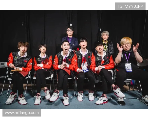 WE战队以62分领跑世界大师赛积分榜争夺激烈各队奋勇争先 WE战队以62分领跑世界大师赛积分榜争夺激烈各队奋勇争先